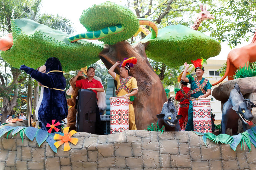 Lễ hội chào Hè nhiệt đới với nhiều âm thanh và sắc màu. (Ảnh: BTC)