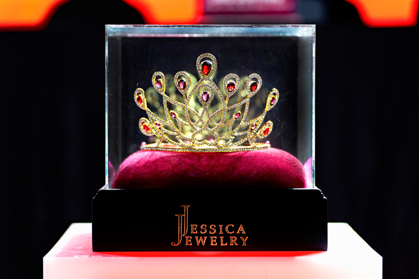 Vương miện có tên gọi “Dazzling Power by JJ” dành cho Miss Fitness Vietnam 2022. (Ảnh: BTC)