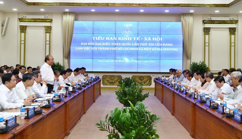 Thủ tướng Nguyễn Xuân Phúc, Trưởng Tiểu ban Kinh tế-Xã hội phát biểu tại buổi làm việc. (Ảnh: Thống Nhất/TTXVN)