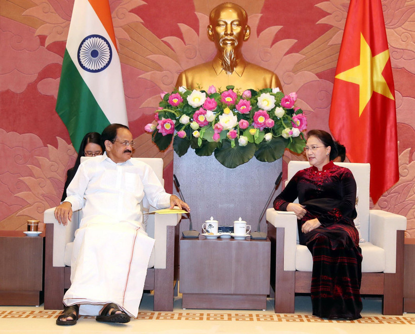 Chủ tịch Quốc hội Nguyễn Thị Kim Ngân tiếp Phó Tổng thống Cộng hòa Ấn Độ Venkaiah Naidu. (Ảnh: Trọng Đức/TTXVN)