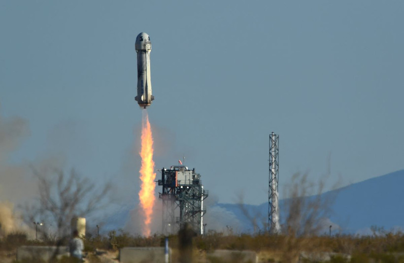Tên lửa đẩy New Shepard của Blue Origin. (Ảnh: AFP/TTXVN) 
