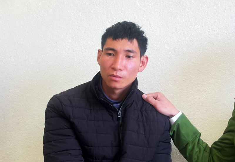 Bắt giữ thành công Phạm Văn Kiên, sinh năm 1994. (Nguồn: Báo Tiền Phong)