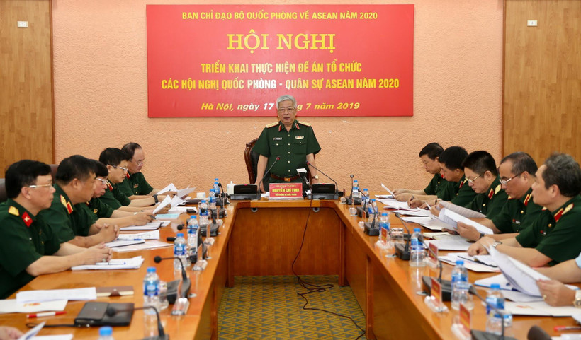 Thượng tướng Nguyễn Chí Vịnh, Thứ trưởng Bộ Quốc phòng, Phó Trưởng ban Thường trực Ban Chỉ đạo Bộ Quốc phòng về ASEAN năm 2020 chủ trì hội nghị. (Ảnh: Dương Giang/TTXVN)