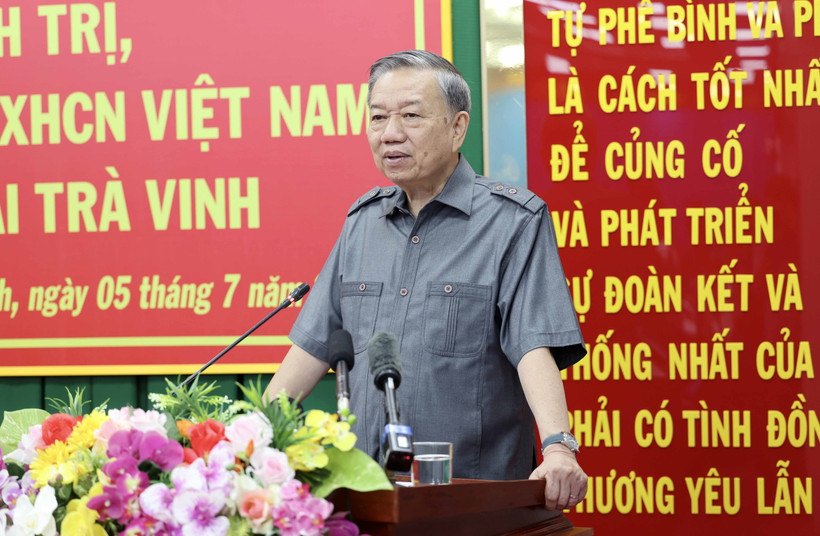 Chủ tịch nước Tô Lâm phát biểu kết luận buổi làm việc với Ban Thường vụ Tỉnh ủy Trà Vinh. (Ảnh: Nhan Sáng/TTXVN)