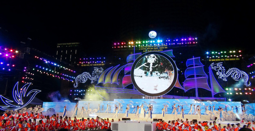Một tiết mục ca múa nhạc trong đêm Khai mạc Năm du lịch Quốc gia, Festival Biển Nha Trang-Khánh Hòa năm 2019. (Ảnh: Phan Sáu/TTXVN)