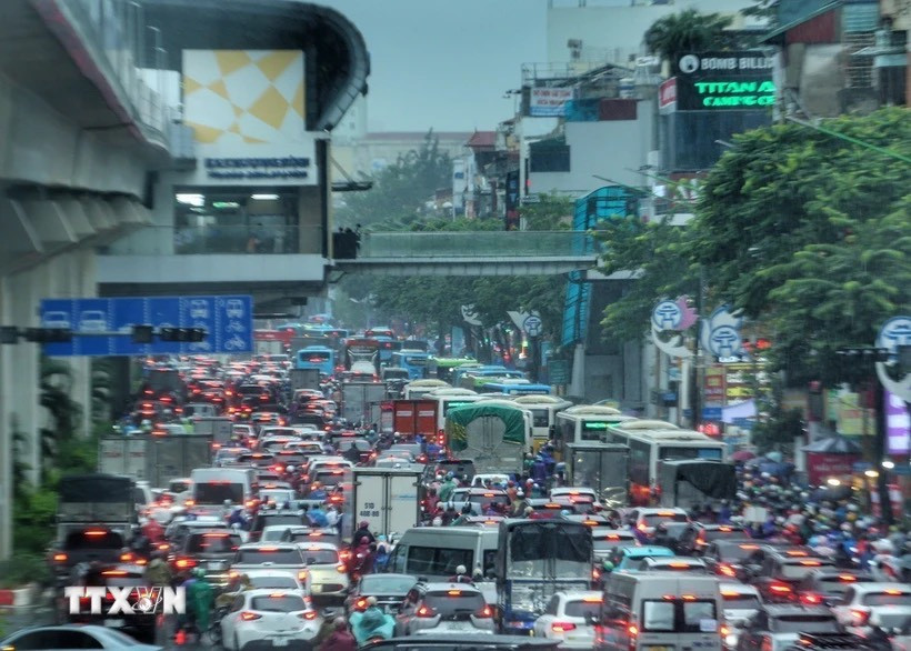 Quy hoạch đường sắt đô thị liệu có giúp giảm ùn tắc giao thông trên đường Nguyễn Trãi? (Ảnh: Tuấn Đức/TTXVN)