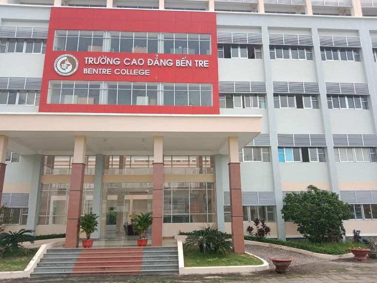 Trường Cao đẳng Bến Tre.