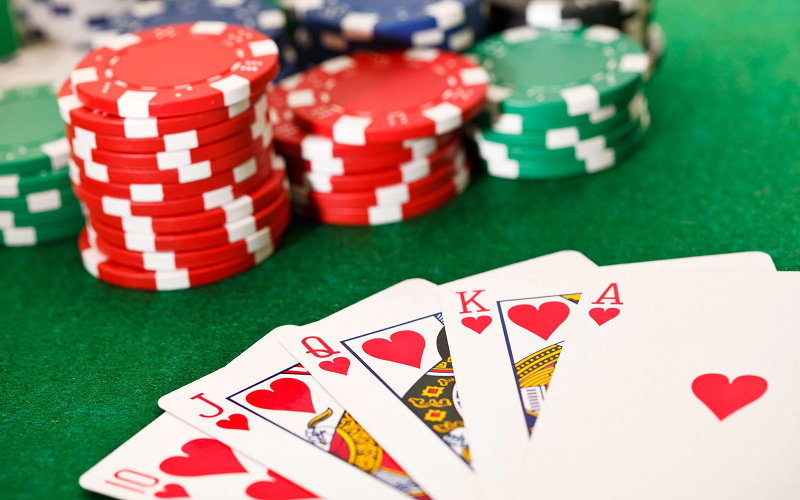 Tình trạng nở rộ các giải Poker tiềm ẩn nguy cơ cờ bạc trá hình. 