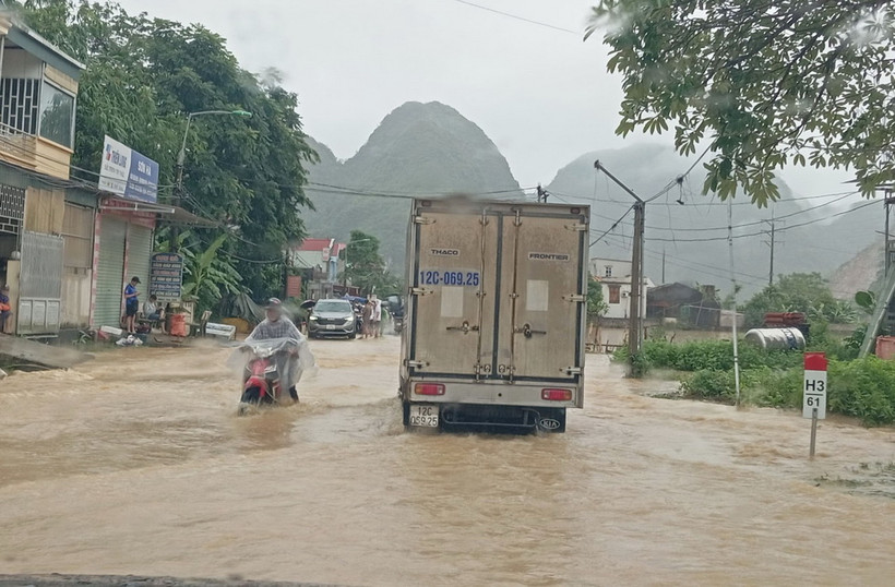 Mưa lớn gây ngập lụt tại huyện Bình Gia, tỉnh Lạng Sơn ngày 30/7. (Ảnh: Anh Tuấn/TTXVN)