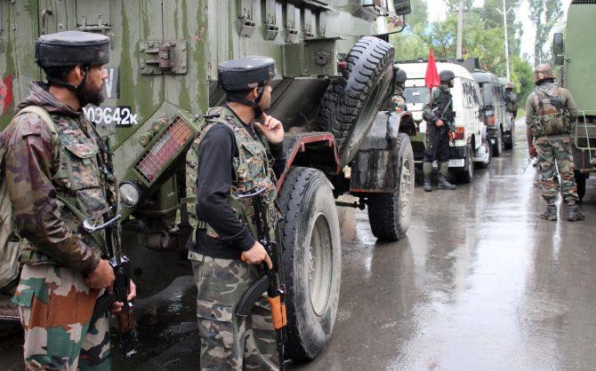 Lực lượng an ninh Ấn Độ. 