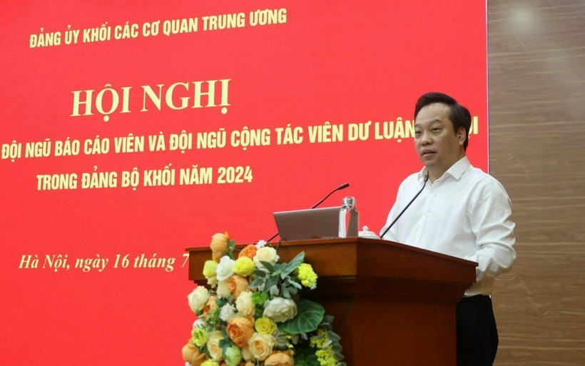 Phó Bí thư Đảng ủy Khối các cơ quan Trung ương Đỗ Việt Hà phát biểu tại Hội nghị. (Ảnh: TTXVN phát)