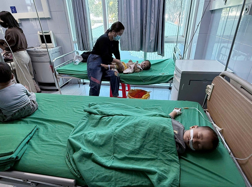 Sức khỏe 20 trẻ trường mầm non Giang Ma, huyện Tam Đường đã ổn định. (Ảnh: Nguyễn Oanh/TTXVN)