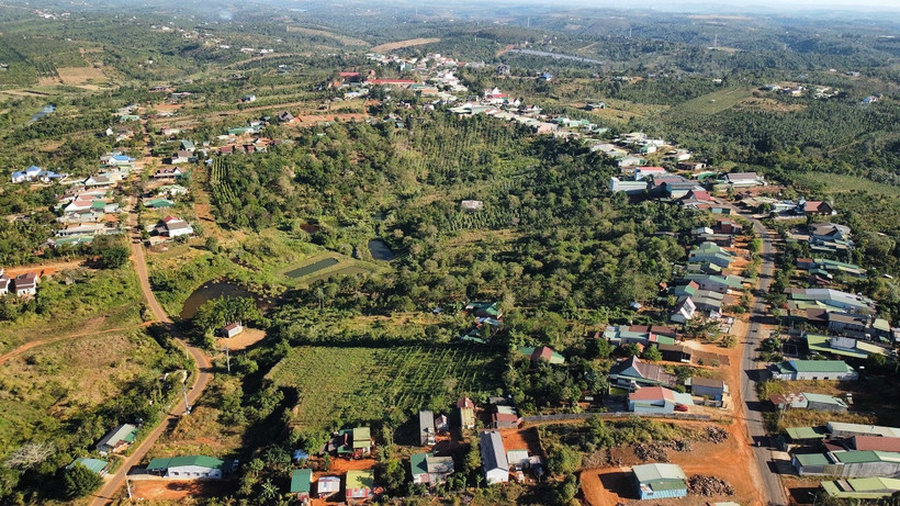 Một khu đất dự kiến xây dựng tái định cư cho các hộ dân bị thu hồi đất phục vụ khai thác quặng bô xít thuộc dự án Alumin Nhân Cơ của Công ty Nhôm Đắk Nông (Tập đoàn Công nghiệp Than – Khoáng sản Việt Nam). (Ảnh: Hưng Thịnh/TTXVN)