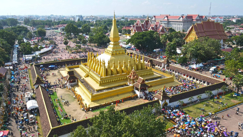 Lễ rước Phasatpheung tại chùa Thatluang ở thủ đô Vientiane, ngày 14/11/2024. (Ảnh: Đỗ Bá Thành/TTXVN) 