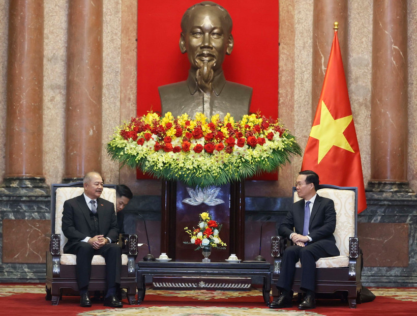 Chủ tịch nước Võ Văn Thưởng tiếp Phó Thủ tướng Lào Kikeo Khaykhamphithoune. (Ảnh: Thống Nhất/TTXVN)