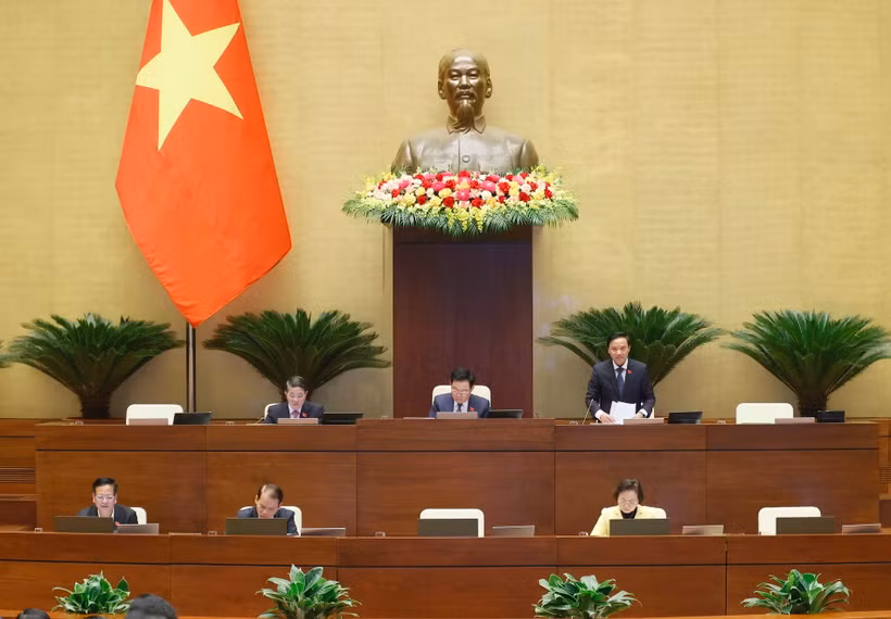 Phó Chủ tịch Quốc hội Nguyễn Khắc Định điều hành nội dung phiên họp. (Ảnh: Doãn Tấn/TTXVN)