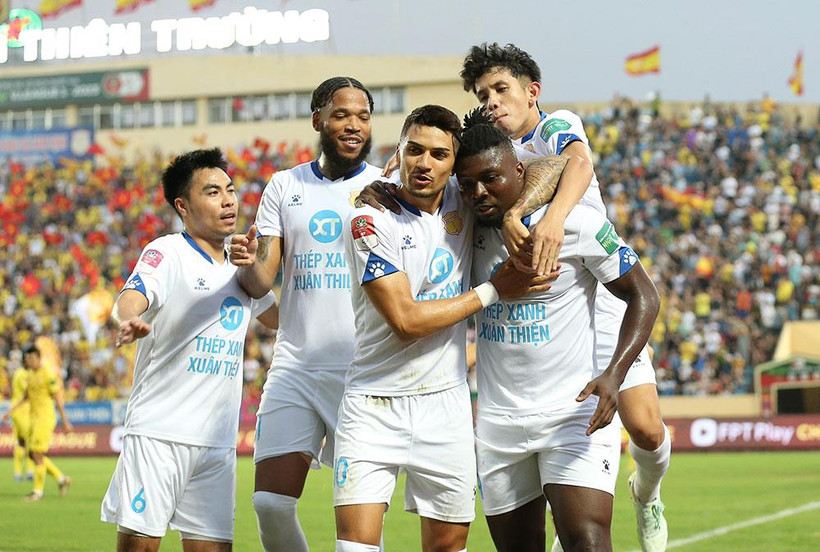 Câu lạc bộ Thép Xanh Nam Định là một trong những 'hiện tượng' của V-League 1-2023. (Ảnh: VPF)