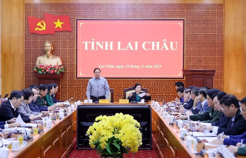 Thủ tướng Phạm Minh Chính chủ trì làm việc với Ban Thường vụ Tỉnh ủy Lai Châu. (Ảnh: Dương Giang/TTXVN)