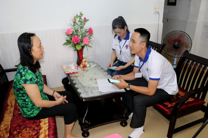 Điều tra viên điều tra dân số và nhà ở. (Nguồn: TTXVN)