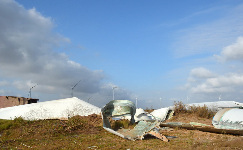 Bước đầu sự cố không gây thiệt hại về người và chưa xác định được thiệt hại về tài sản. (Ảnh: Chanh Đa/TTXVN)