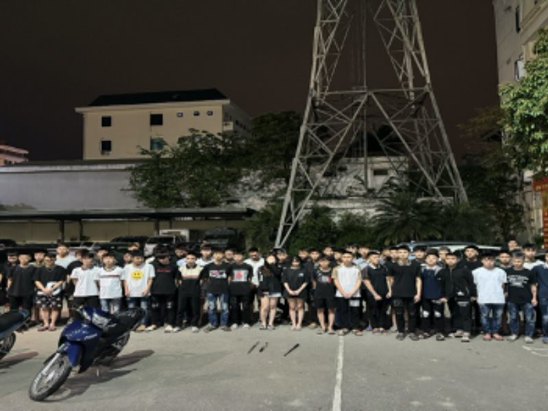 Các đối tượng gây rối trật tự bị triệu tập. (Ảnh do công an cung cấp)