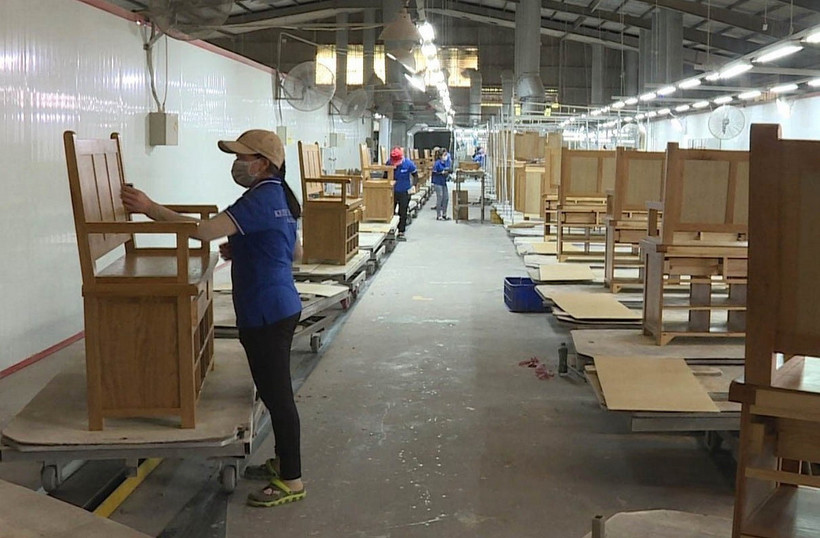 Sản xuất đồ gỗ xuất khẩu. (Ảnh minh họa: TTXVN phát)