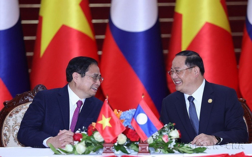 Thủ tướng Phạm Minh Chính hội đàm với Thủ tướng Lào Sonexay Siphandone trong chuyến thăm chính thức Cộng hòa Dân chủ Nhân dân Lào năm 2023. (Ảnh: Dương Giang/TTXVN)