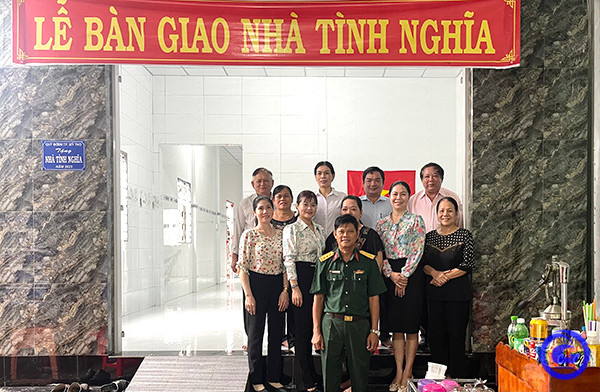 Quang cảnh Lễ bàn giao nhà tình nghĩa tại phường 9, thành phố Mỹ Tho, tỉnh Tiền Giang. (Nguồn: Cổng Thông tin Điện tử tỉnh Tiền Giang)