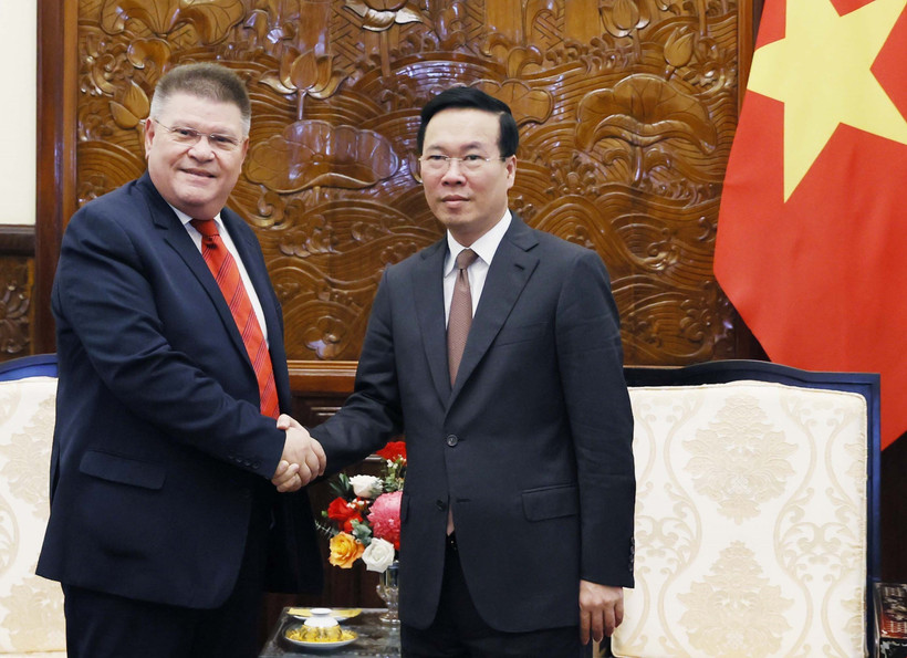 Chủ tịch nước Võ Văn Thưởng tiếp Tổng Thư ký Liên hiệp Công đoàn Thế giới Pampis Kyrisis. (Ảnh: Thống Nhất/TTXVN)