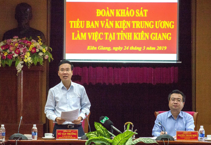 Ông Võ Văn Thưởng, Uỷ viên Bộ Chính trị, Bí thư Trung ương Đảng, Trưởng Ban Tuyên giáo Trung ương phát biểu kết luận buổi làm việc. (Ảnh: Hồng Đạt/TTXVN)