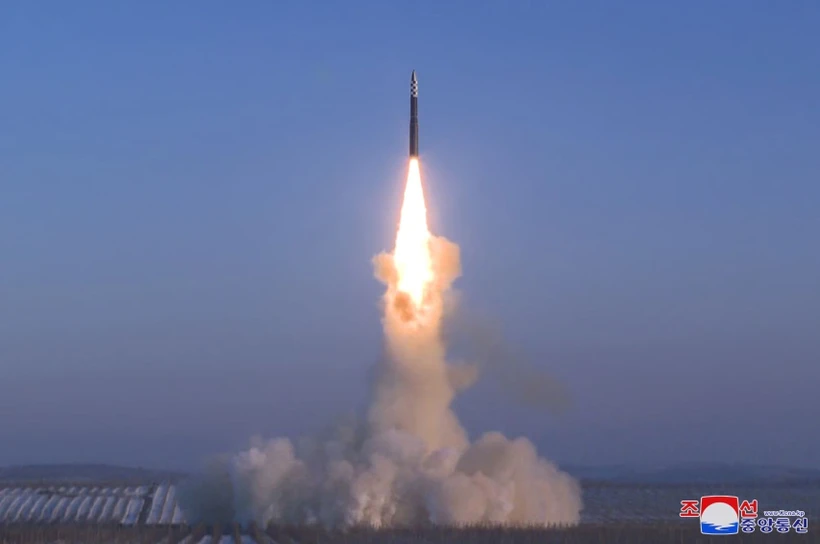 Một vụ phóng tên lửa của Triều Tiên. (Ảnh: KCNA/TTXVN)