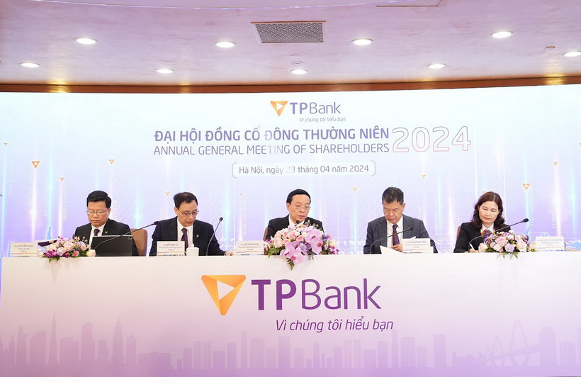Đoàn Chủ tịch Đại hội Cổ đông thường niên năm 2024 của TPBank. (Nguồn: TPBank)