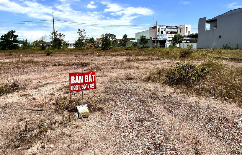 Rao bán đất. (Ảnh: Nguyên Linh/TTXVN)