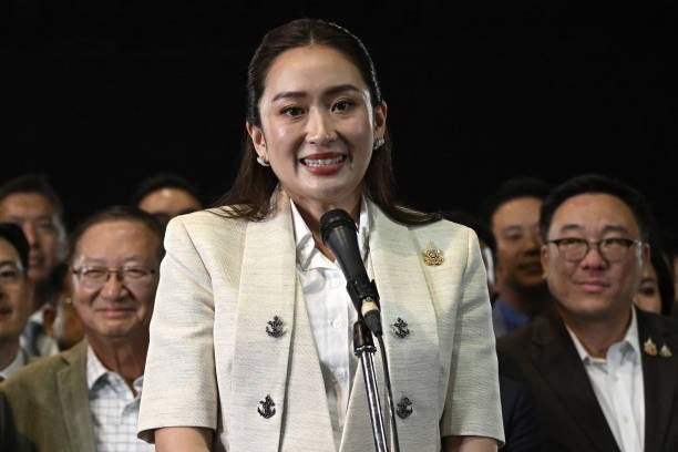 Thủ tướng đắc cử Thái Lan Paetongtarn Shinawatra phát biểu họp báo tại thủ đô Bangkok, Thái Lan, ngày 16/8. (Ảnh: Getty Images/TTXVN)