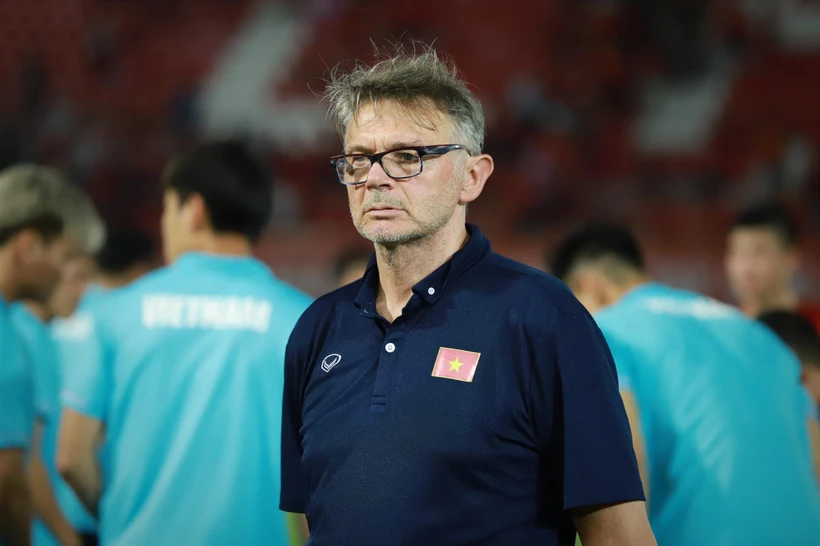 Huấn luyện viên Troussier đánh giá cao thái độ tập luyện của Quang Hải, Văn Toàn và Công Phượng. (Ảnh: Hoài Nam/Vietnam+)