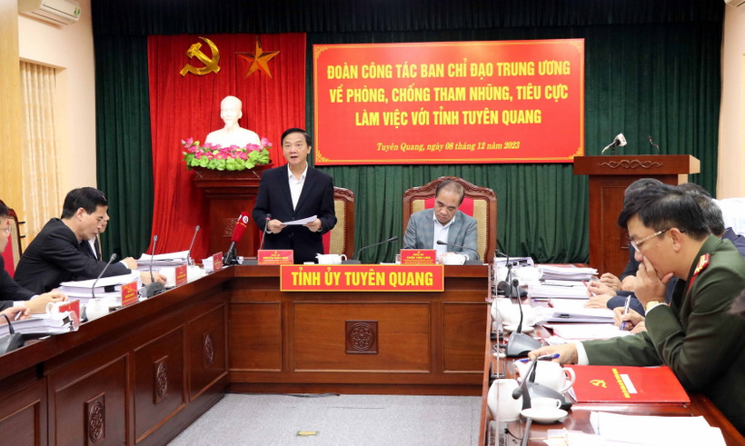 Phó Chủ tịch Quốc hội, Phó Trưởng Ban Chỉ đạo Trung ương về Phòng Chống Tham nhũng, Tiêu cực Nguyễn Khắc Định phát biểu tại buổi làm việc. (Ảnh: Quang Cường/TTXVN)