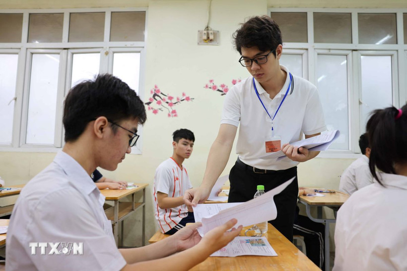 Thí sinh dự thi vào lớp 10. (Ảnh: TTXVN)