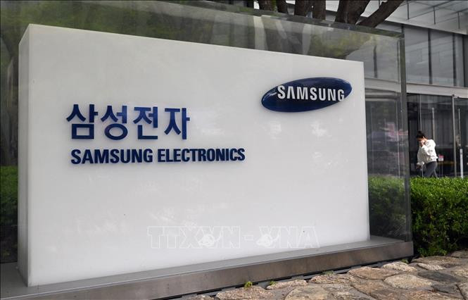 Biểu tượng Công ty Samsung Electronics tại tòa nhà ở Seoul, Hàn Quốc. (Ảnh: AFP/TTXVN)