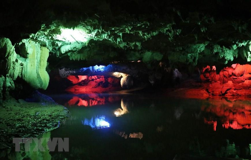 Vẻ đẹp tiềm ẩn trong động Thiên Hà. (Ảnh: Ninh Đức Phương/TTXVN)