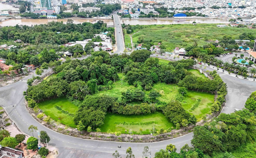 Khu đất vòng xoay cồn Cái Khế có diện tích hơn 23.000m2 sẽ được đấu giá cho thuê đất thương mại, dịch vụ trong thời hạn 50 năm. (Ảnh: Thanh Liêm/TTXVN)