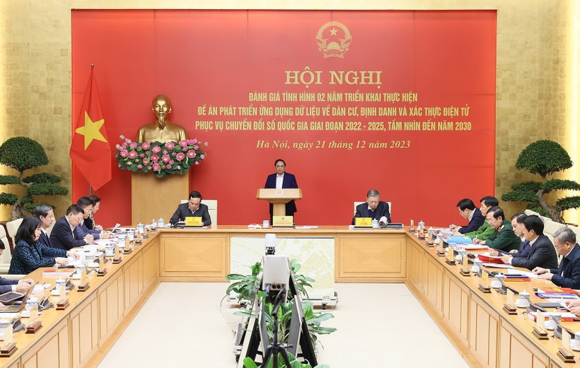 Thủ tướng Phạm Minh Chính chủ trì Hội nghị đánh giá tình hình 2 năm triển khai thực hiện Đề án 06. (Ảnh: Dương Giang/TTXVN)