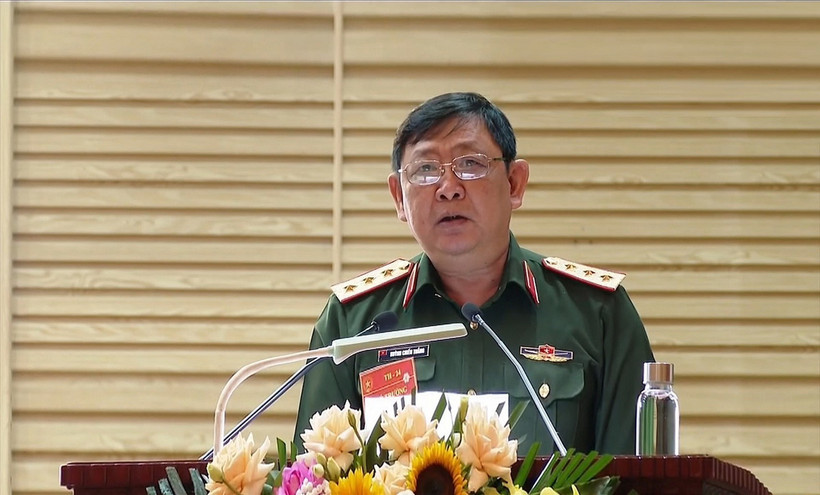 Thượng tướng Huỳnh Chiến Thắng phát biểu chỉ đạo tại hội nghị. (Ảnh: Hồng Pha/TTXVN phát)