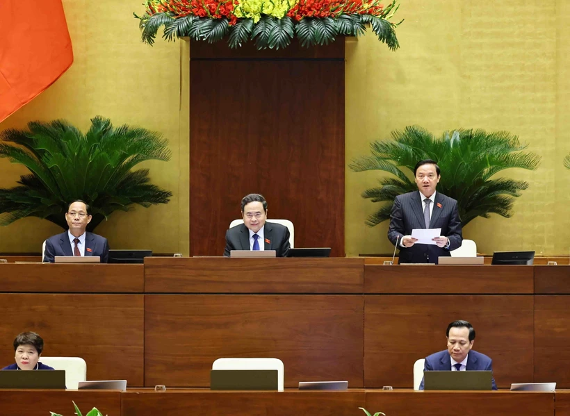 Phó Chủ tịch Quốc hội Nguyễn Khắc Định điều hành phiên họp. (Ảnh: Minh Đức/TTXVN)