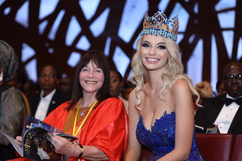 Chủ tịch Miss World Organization Julia Morle và đương kim Miss World 2021 Karolina Bielawski sẽ đến Việt Nam dự chung kết Miss World Vietnam 2022. (Ảnh: BTC)