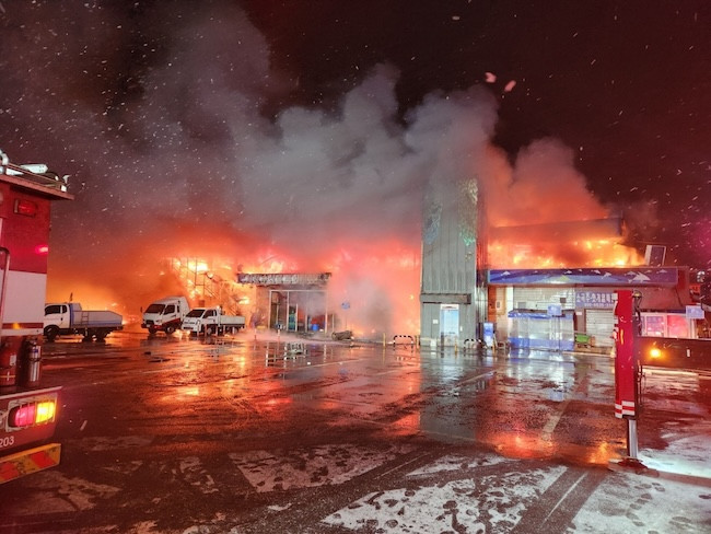 Cháy chợ hải sản ở huyện Seocheon.(Nguồn: Yonhap)