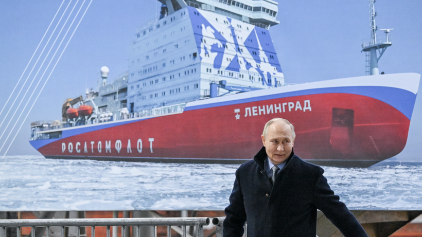 Tổng tống Nga Putin tham dự Lễ đặt ky tàu phá băng Leningrad. (Nguồn: TASS)