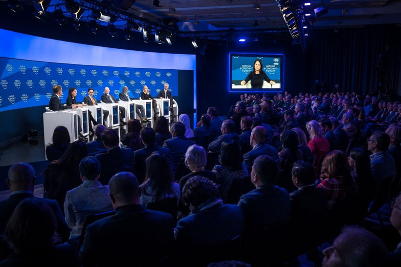 Toàn cảnh một phiên thảo luận tại Hội nghị Thường niên lần thứ 54 của Diễn đàn Kinh tế Thế giới (WEF) 2024 ở Davos, Thụy Sĩ, ngày 16/1/2024. (Ảnh: AFP/TTXVN)