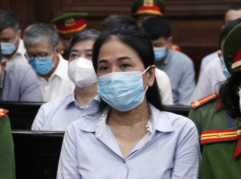 Mai Thị Hồng Hạnh (Giám đốc kiêm Chủ tịch Hội đồng thành viên Công ty Trách nhiệm hữu hạn Thương mại vận tải và Du lịch Xuyên Việt Oil) tại phiên tòa. (Ảnh: Xuân Khu/TTXVN)