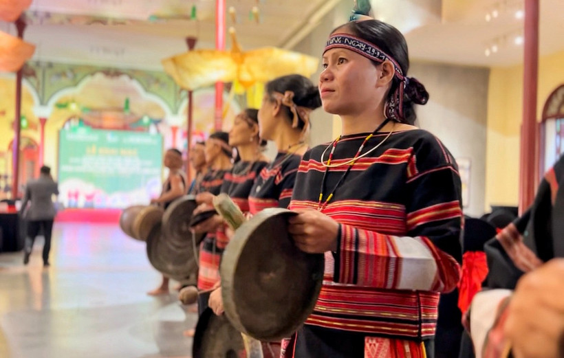 Tái hiện không gian văn hóa Cồng chiêng Tây Nguyên giữa Thủ đô Hà Nội. (Ảnh: Mai Mai/Vietnam+)