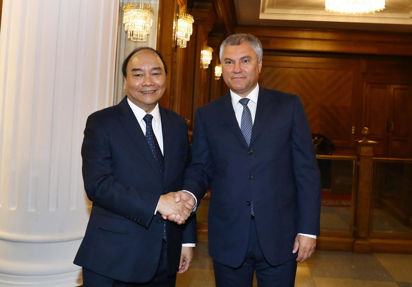 Thủ tướng Nguyễn Xuân Phúc hội kiến Chủ tịch Duma Quốc gia (Hạ viện Nga) Vyacheslav V. Volodin. (Ảnh: Thống Nhất/TTXVN)